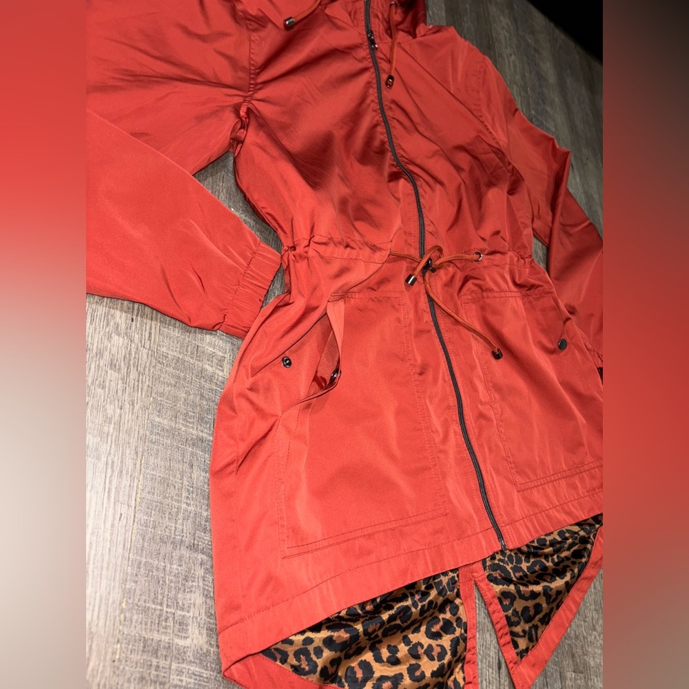 ORANGE RAINCOAT | UTILITY | OUTDOORS |
| SIZE: MED (8/10) | - Picture 5 of 14